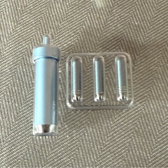 Cricut Foil Transfer Kit with 3 Tips & Sheets – Gently Used - Picture 3 of 7